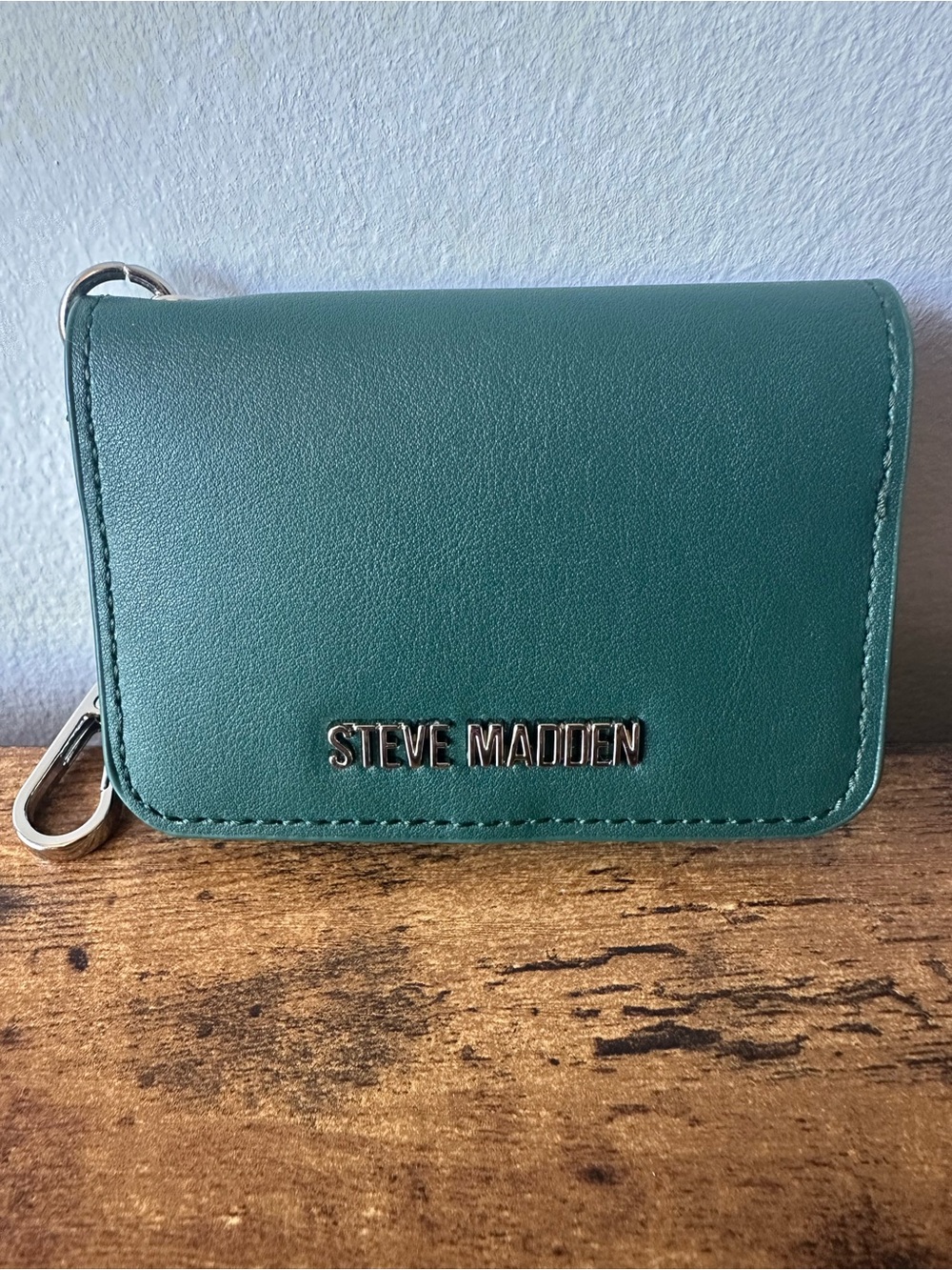Steve Madden Green Wallet Card Case Bag Charm Keychain with Silver Logo NWOT